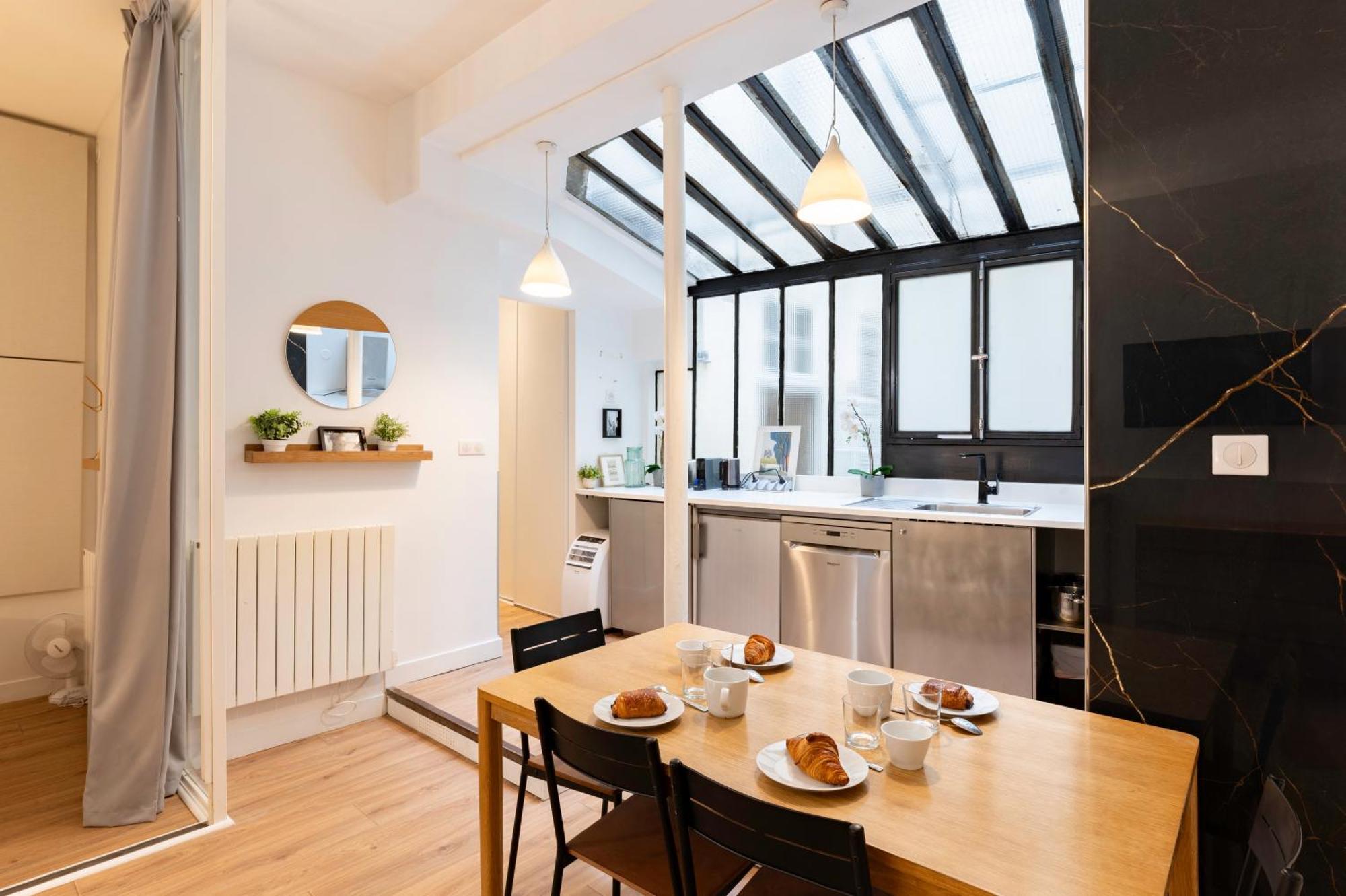 St Germain Sartre Chicsuites Paris Exterior foto